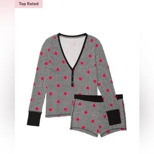 VICTORIA'S SECRET
Thermal Short Pajama Set.  SIZE : S